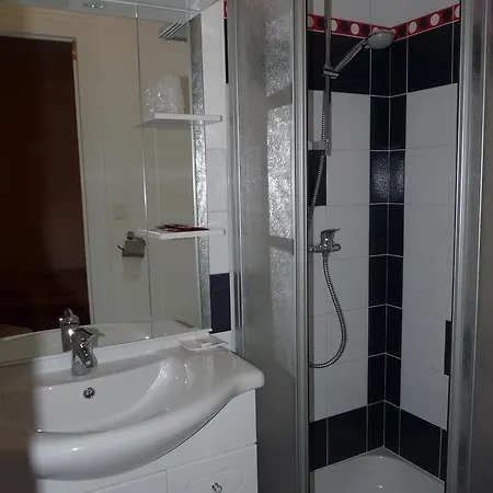 Hotel Patton 2*